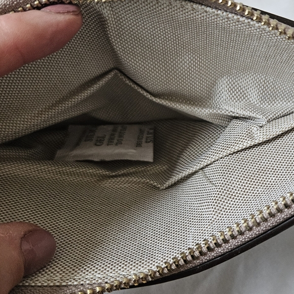 New Gucci GG Supreme Monogram Zip Around Wallet Wristlet Pink Accents - Picture 5 of 5